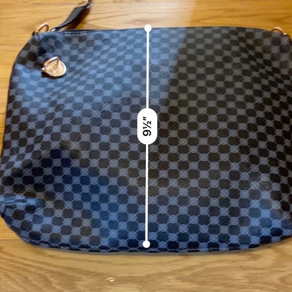 Two bags and change purse set - Picture 15 of 16